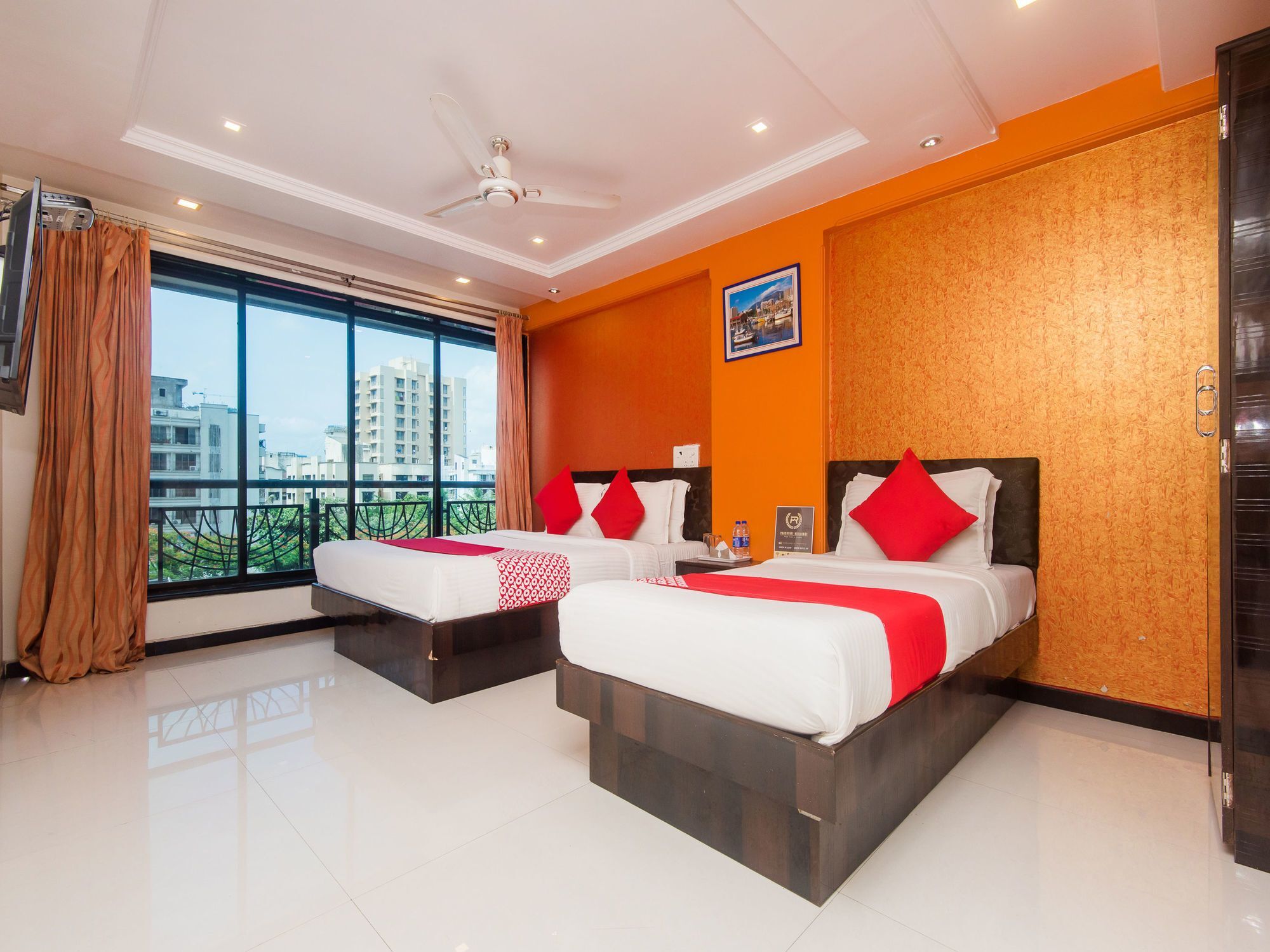 Oyo 16077 Panchvati Residency 2*
