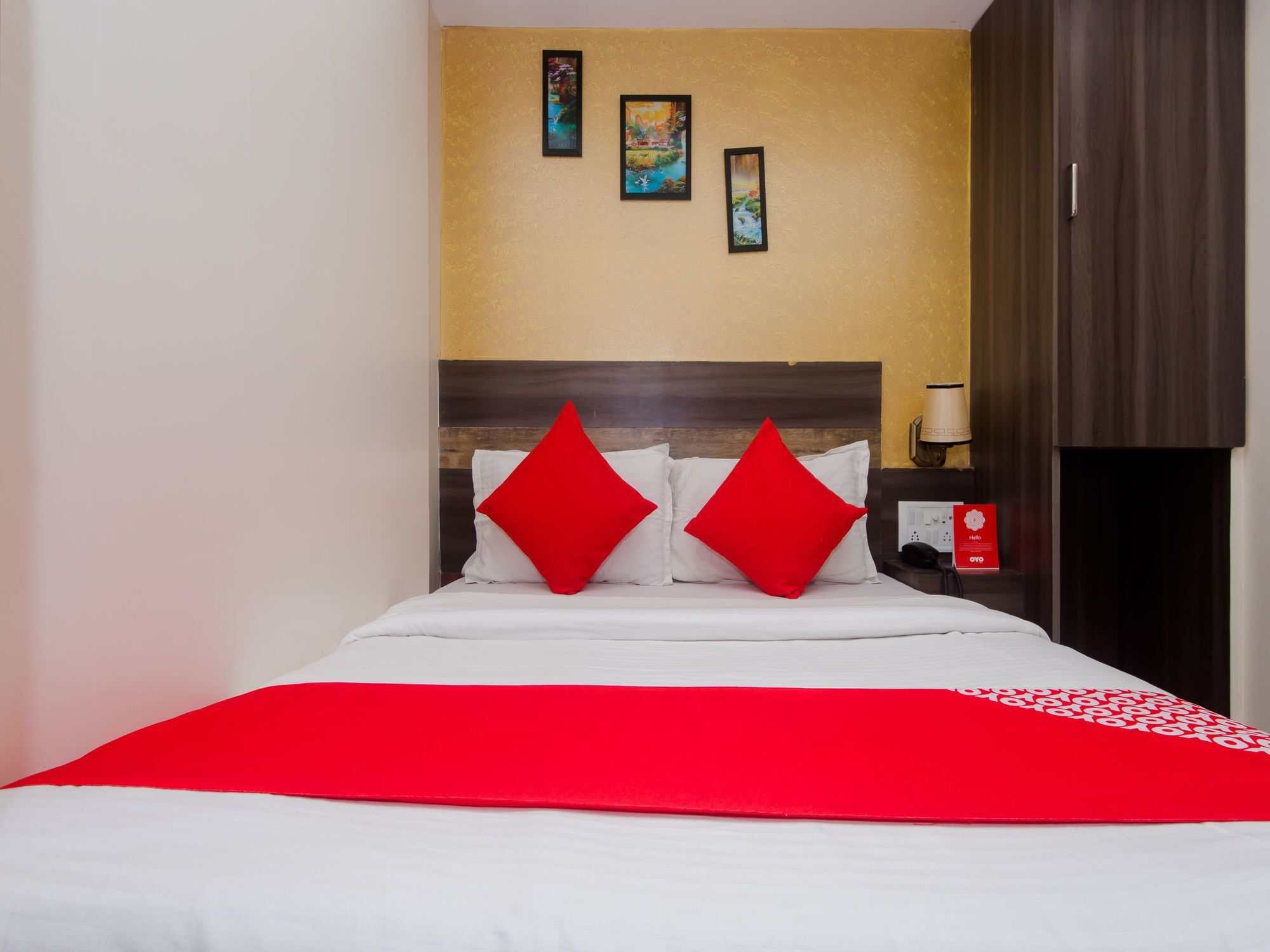 Oyo 13540 Golden Palace 3*