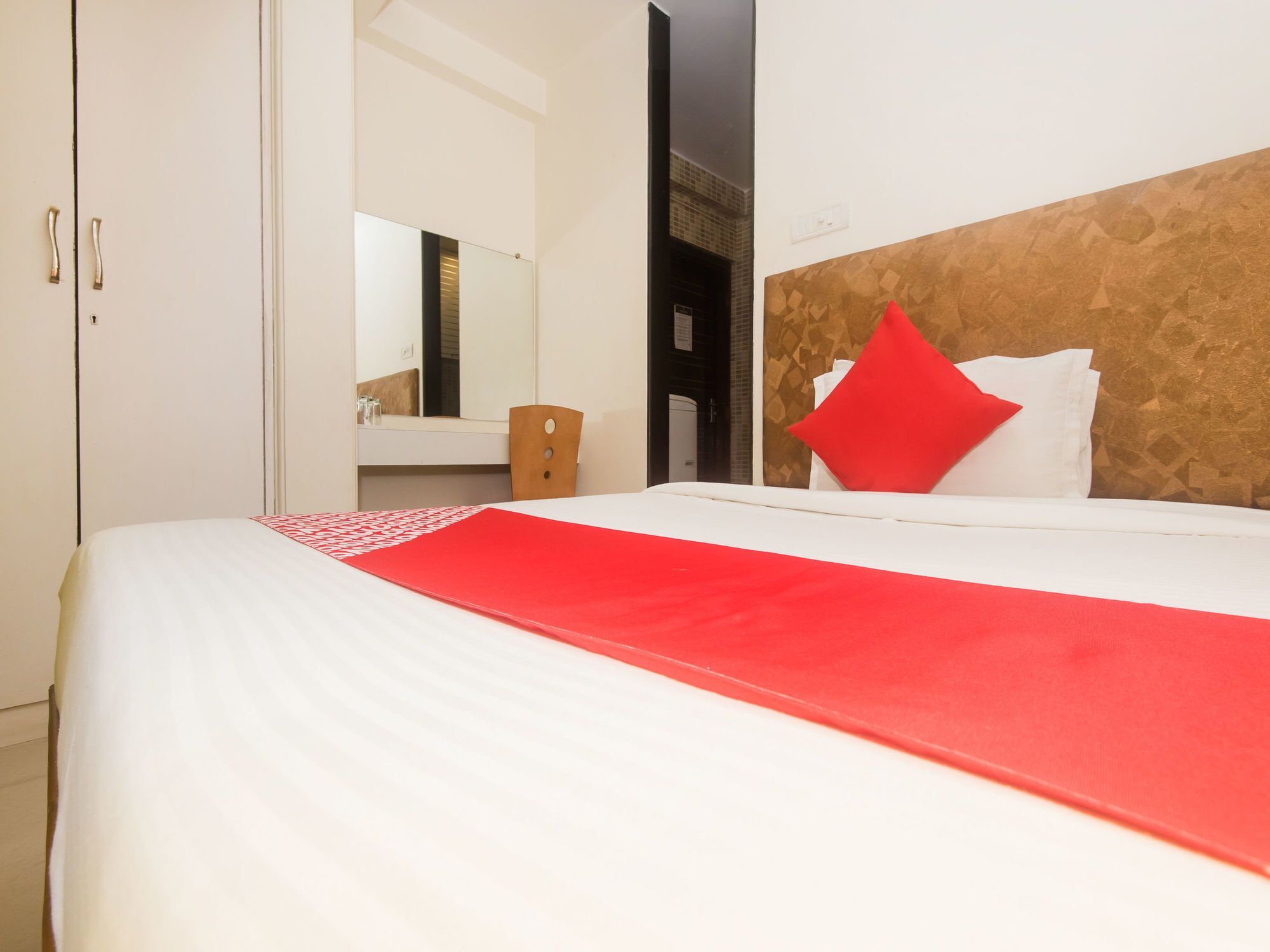 Oyo 16077 Panchvati Residency Hotel Mumbai