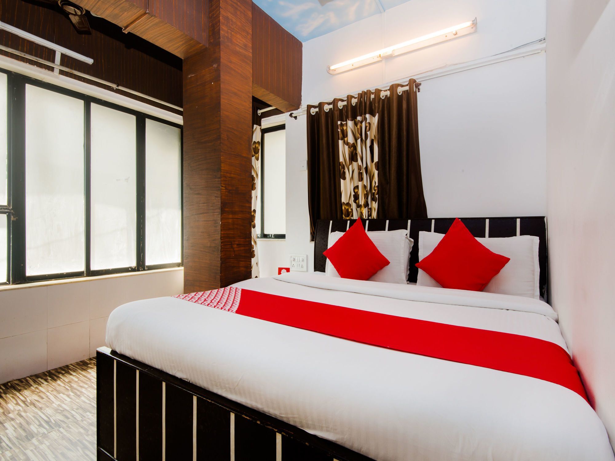 Hotel Oyo 11879 Ashu Bini Hospitality Pvt Ltd- Kalptaru 2*
