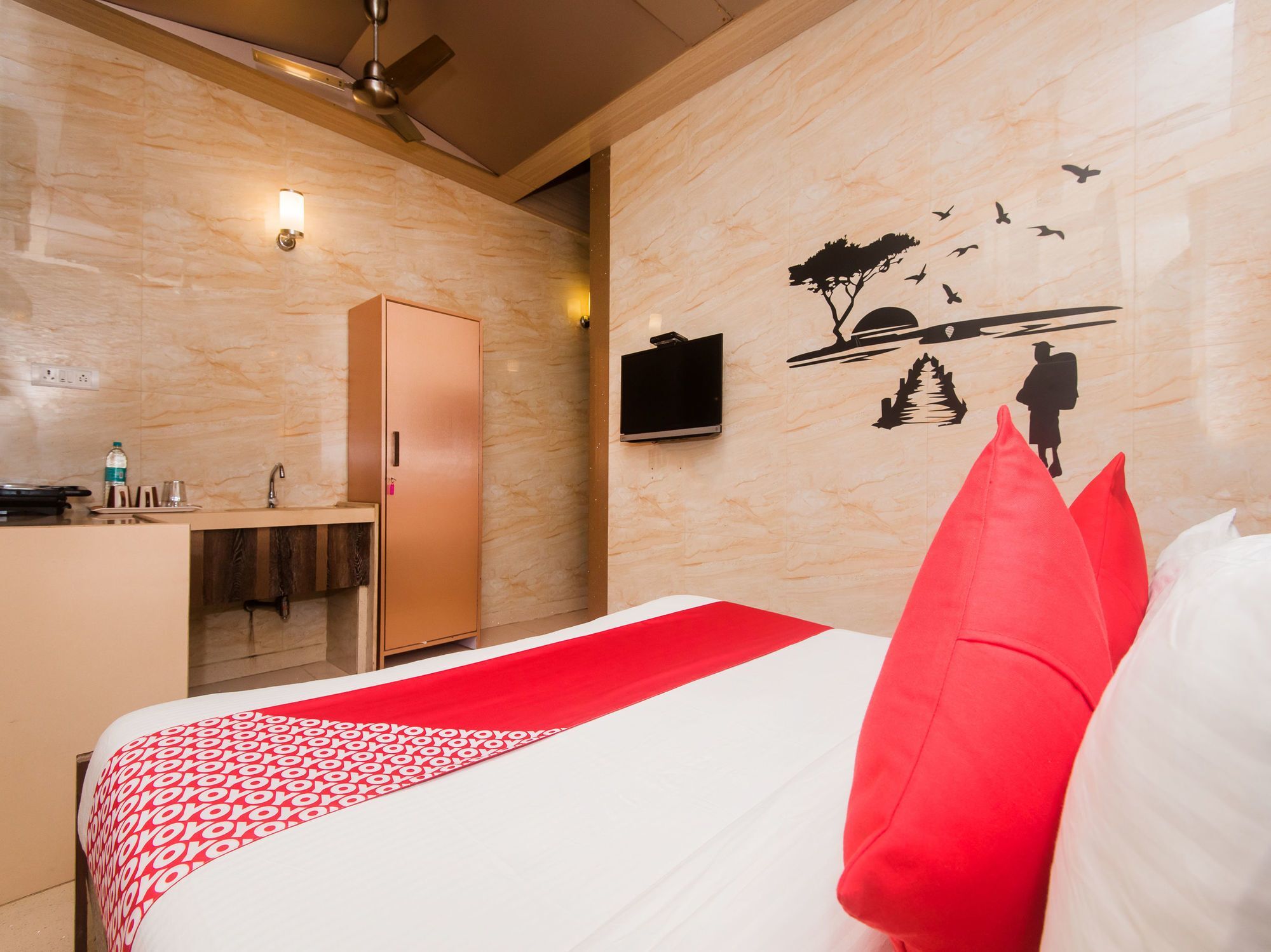 Oyo 16119 Oliver Hotel 2*
