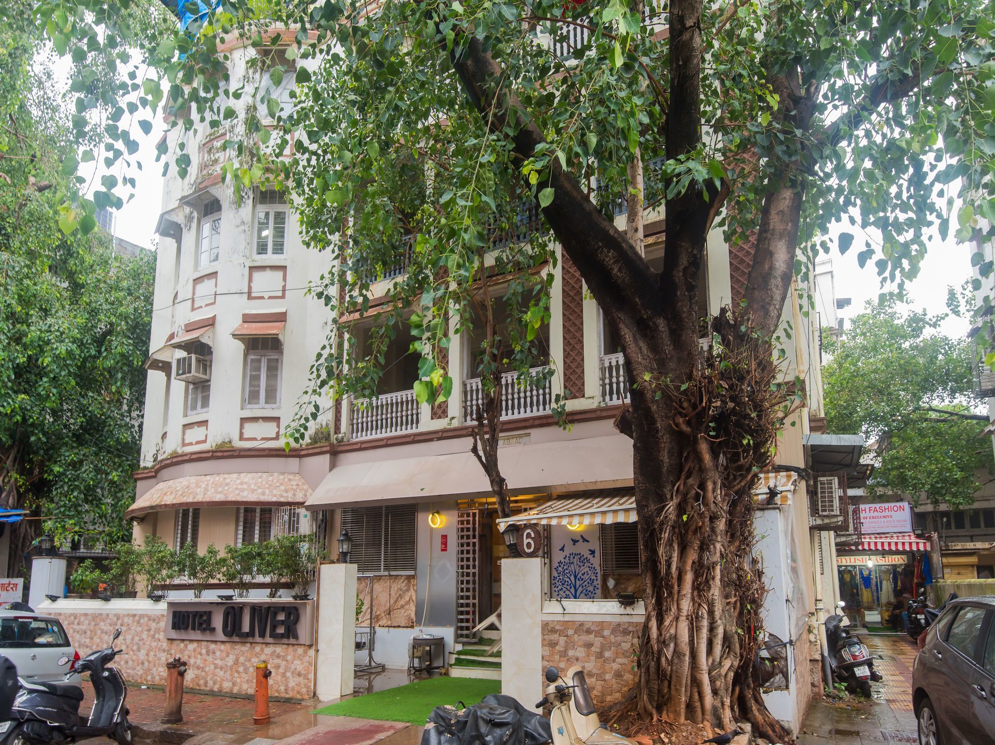 Oyo 16119 Oliver Hotel Mumbai