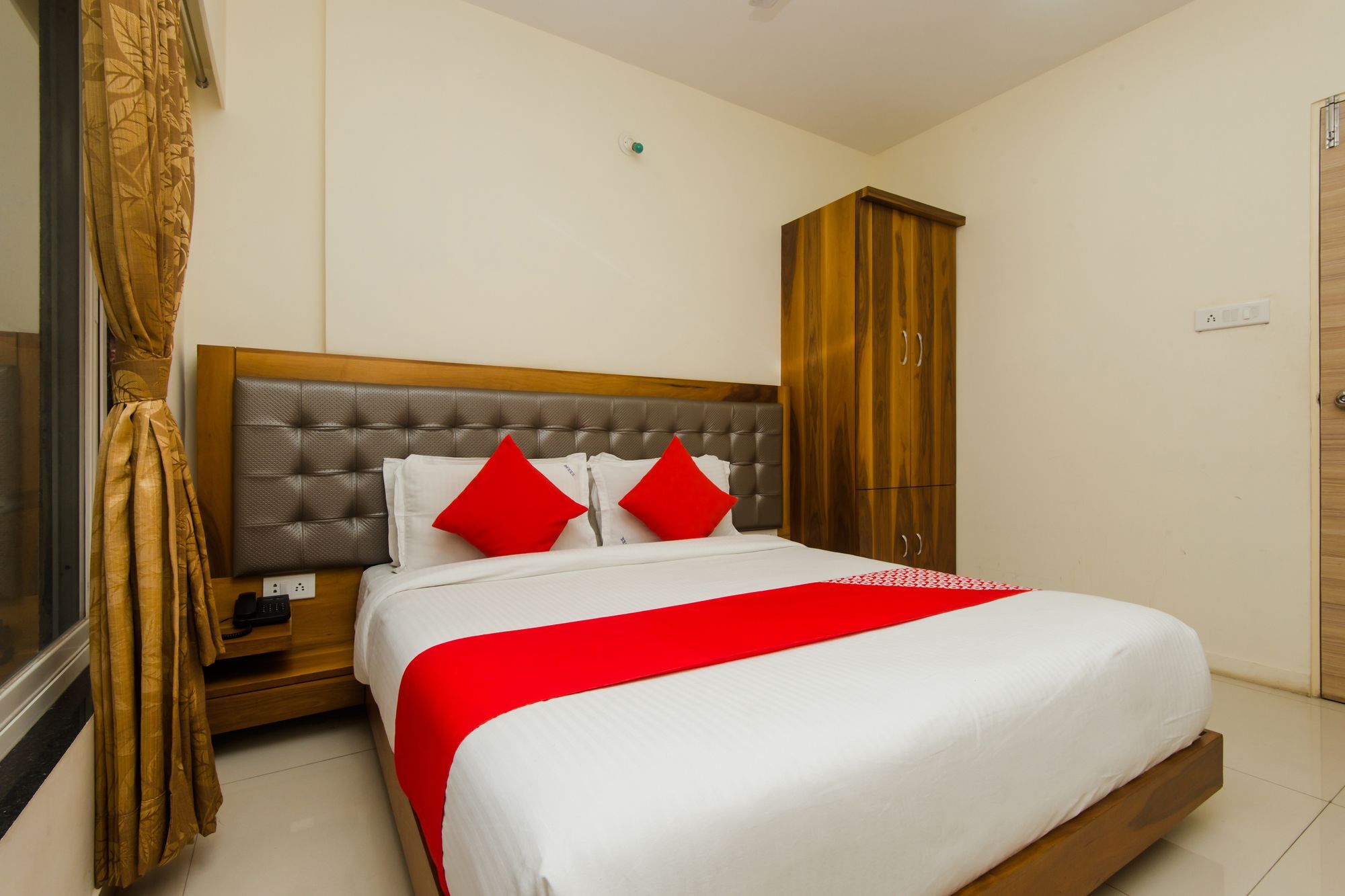 Oyo 11441 Blue Bells Residency Mumbai