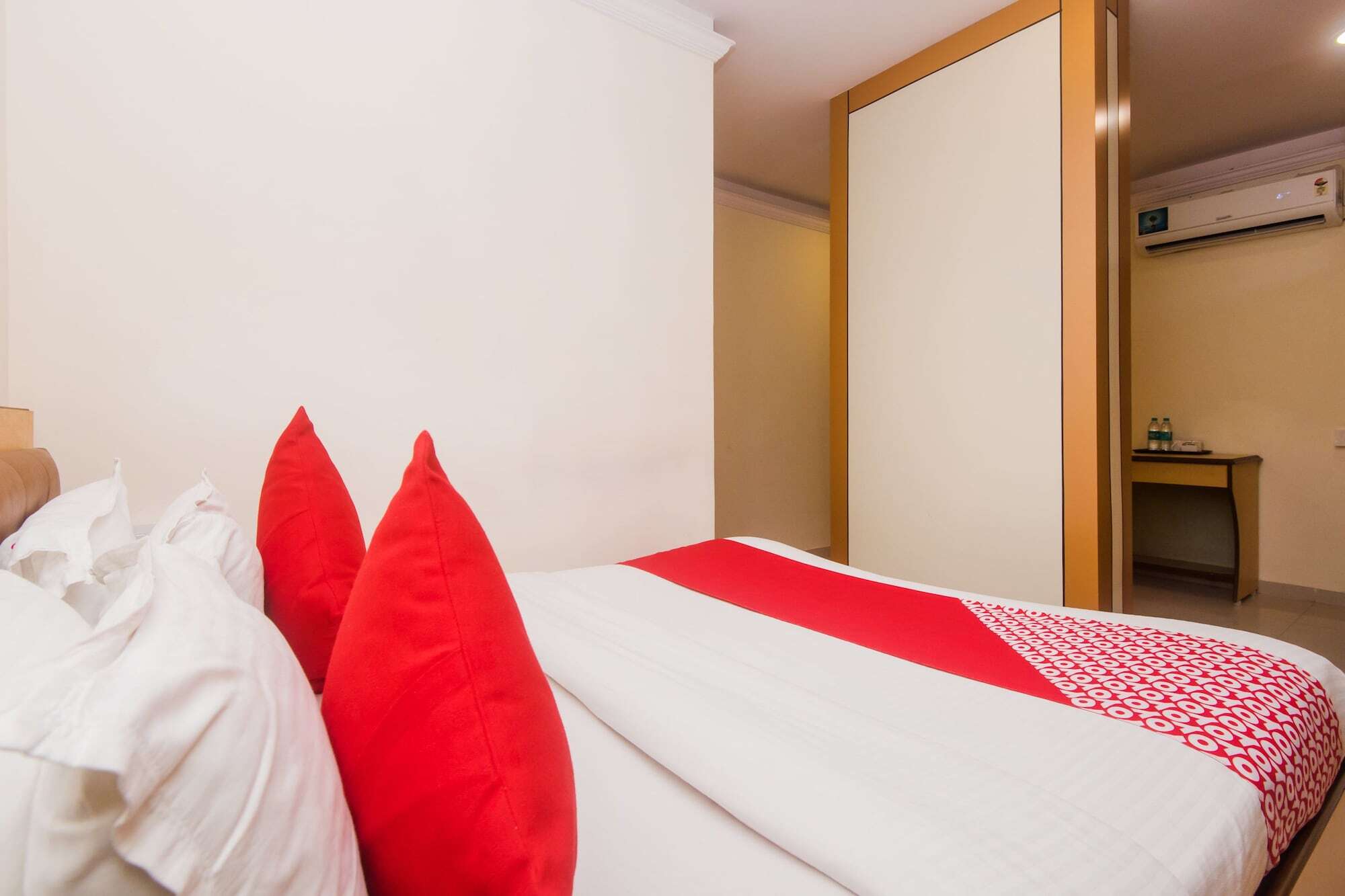 Hotel Capital O Orbit Near Infiniti Mall Bombaim