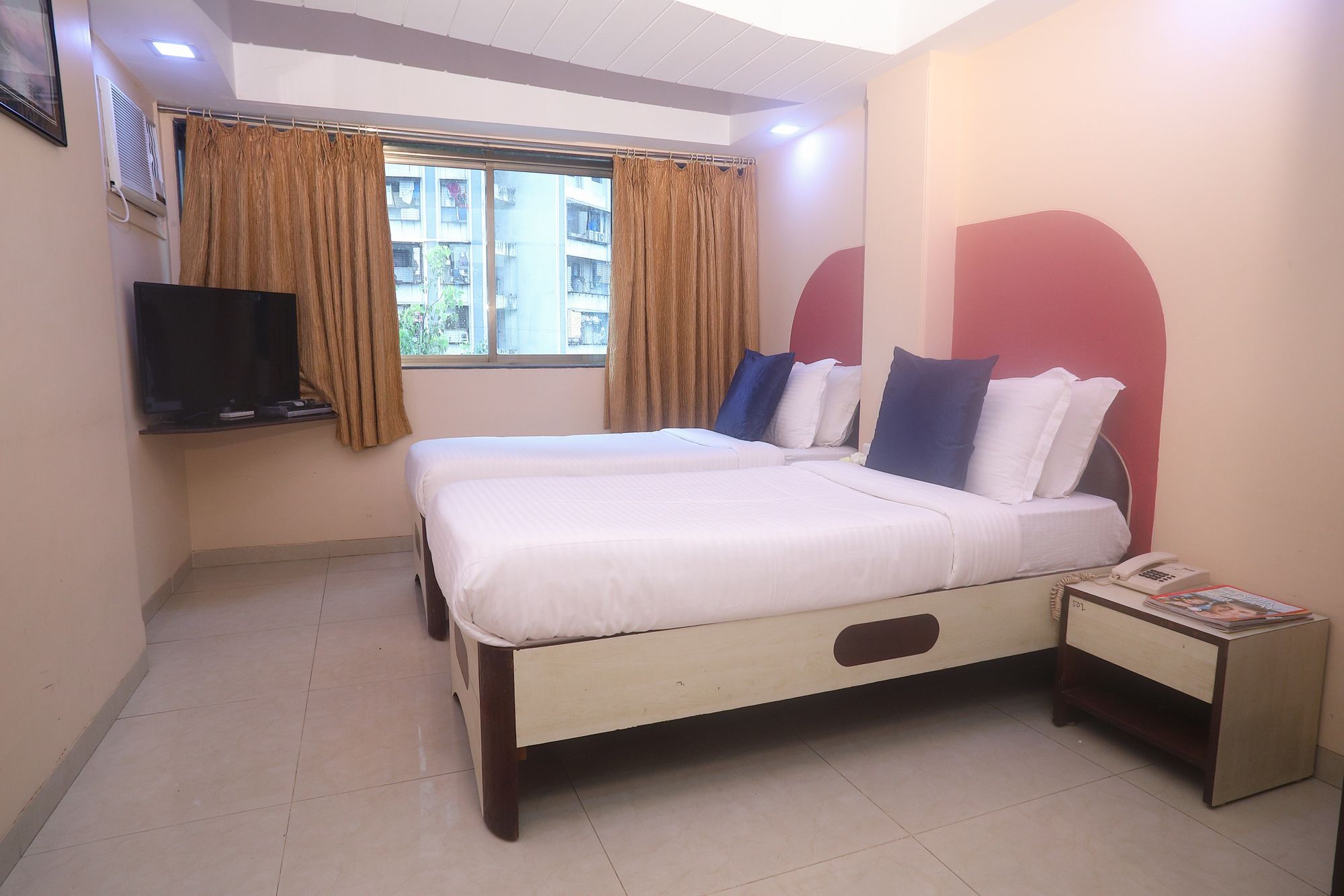 Oyo 569 Station Hotel