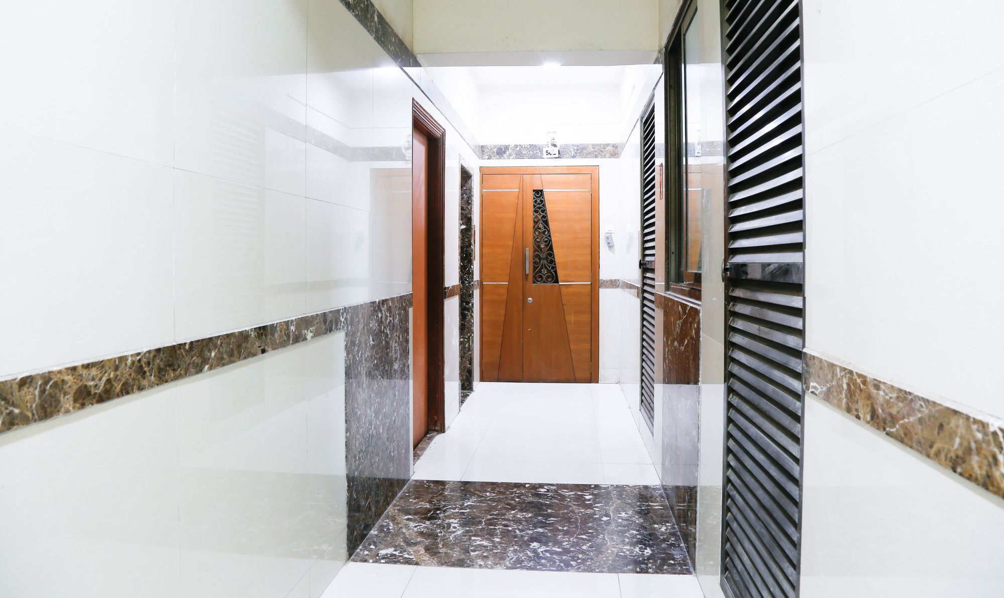 Hotel Treebo Seven Apatments Bandra Mumbai
