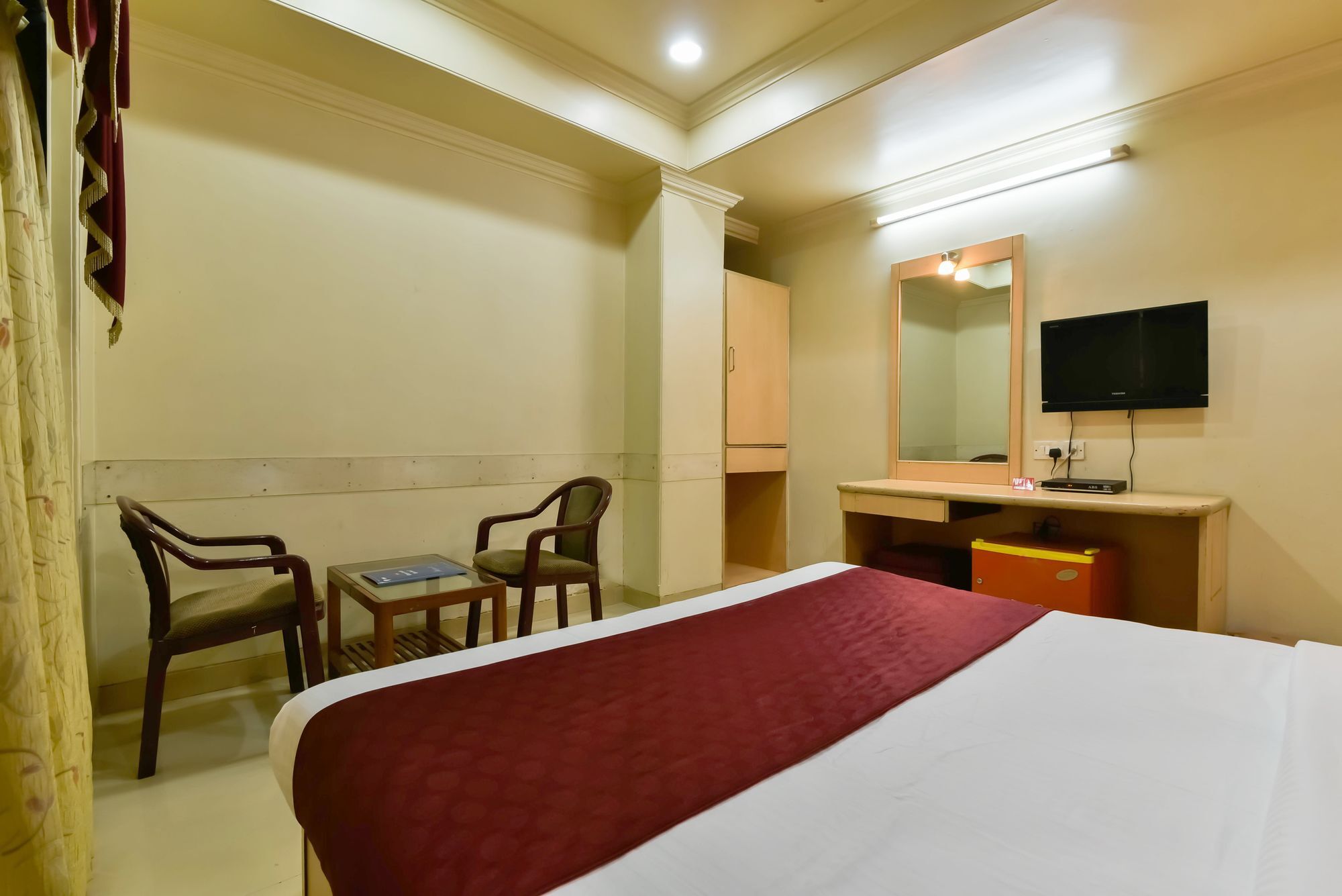 Hotel Oyo 9034 Santacruz West Mumbai