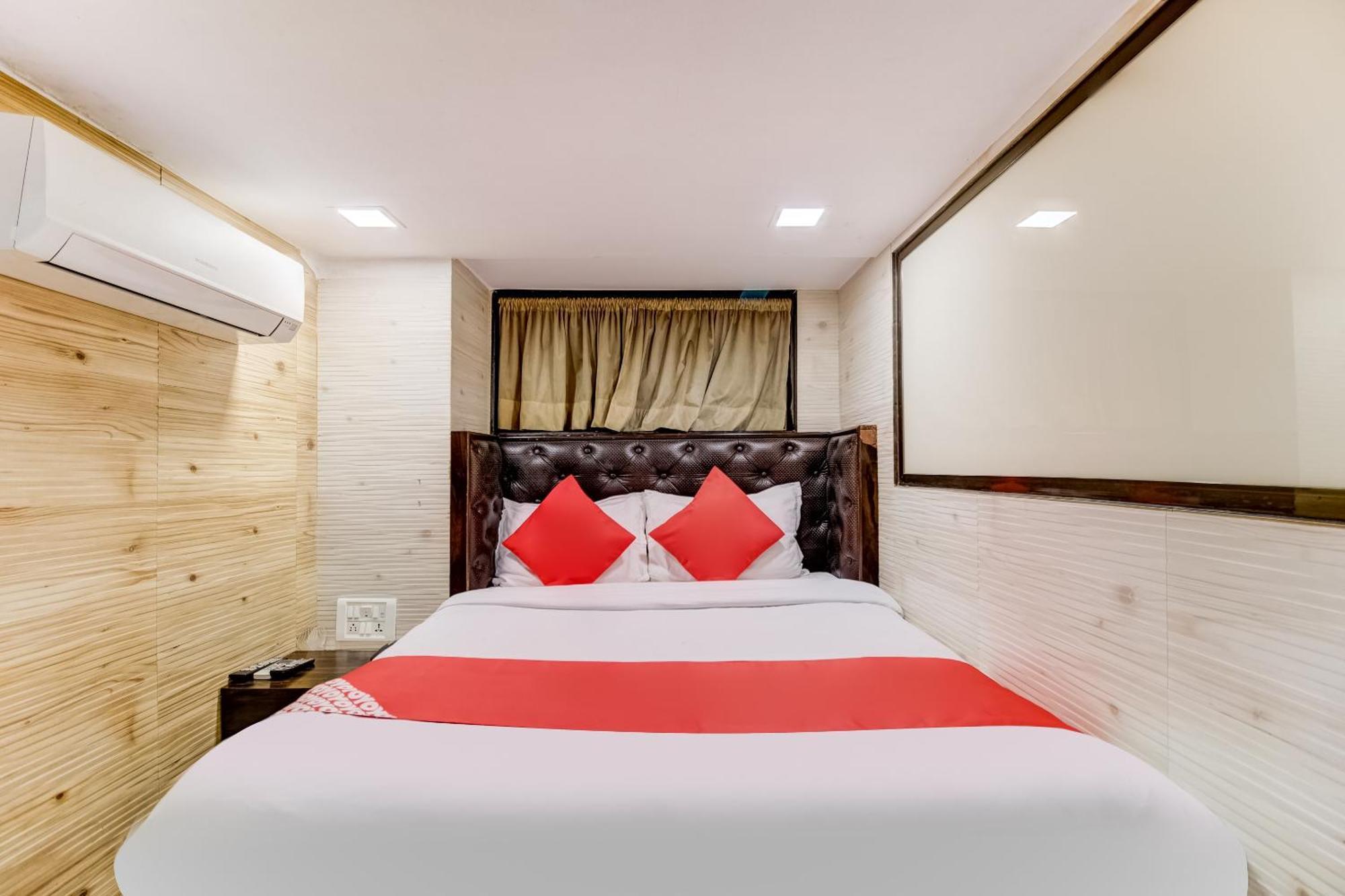 Qamar Mumbai