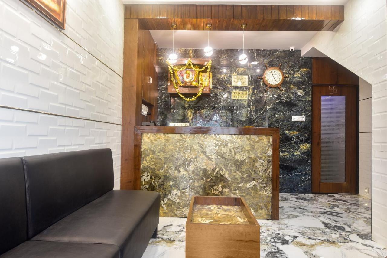 Hotel Oyo 63295 T Junction Residency Bombaim