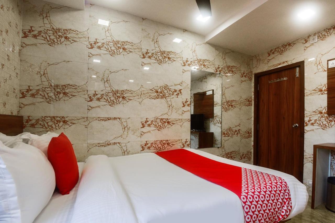 Oyo 63295 T Junction Residency Hotel Bombaim