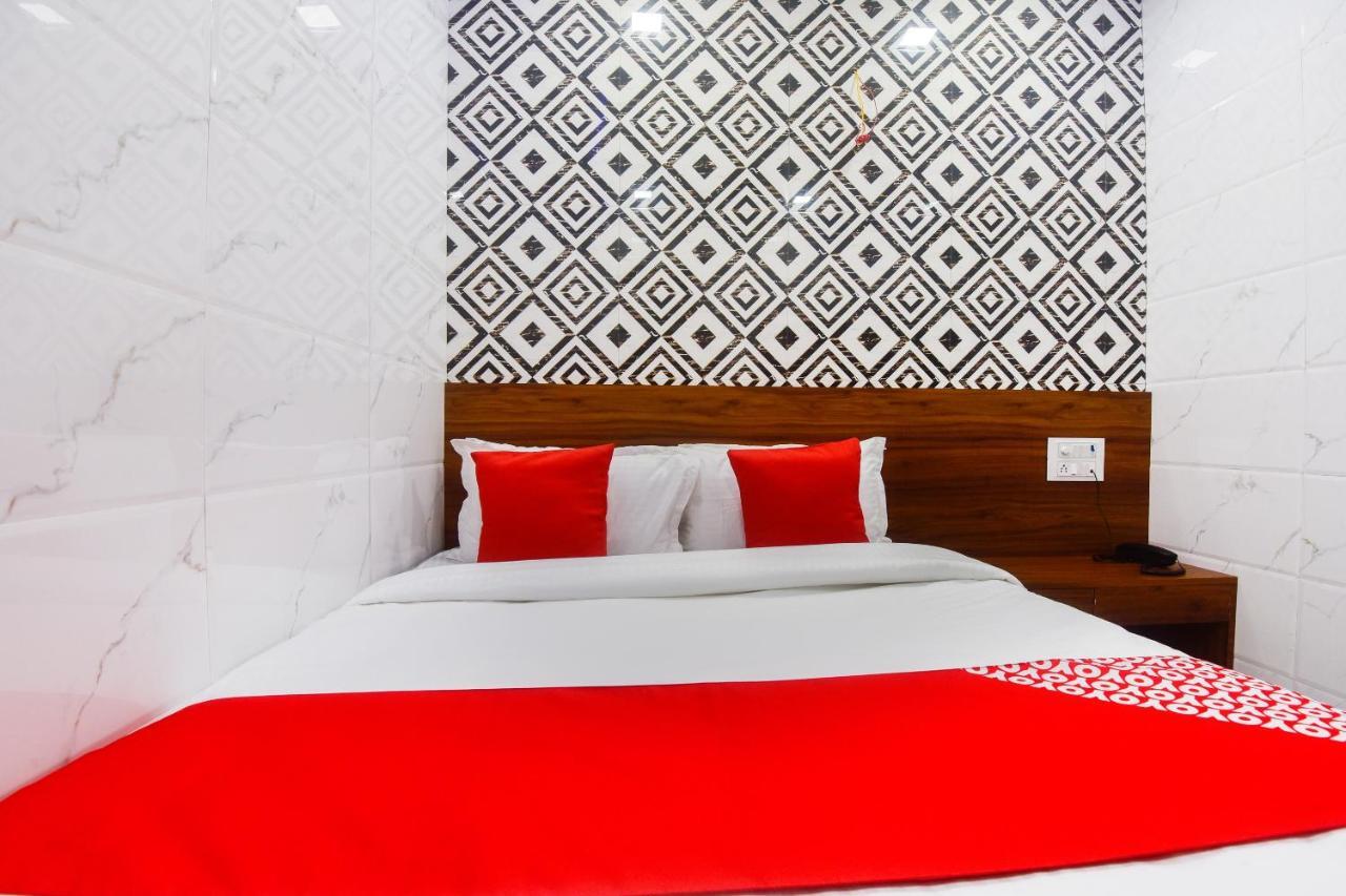 Oyo 63295 T Junction Residency Bombaim