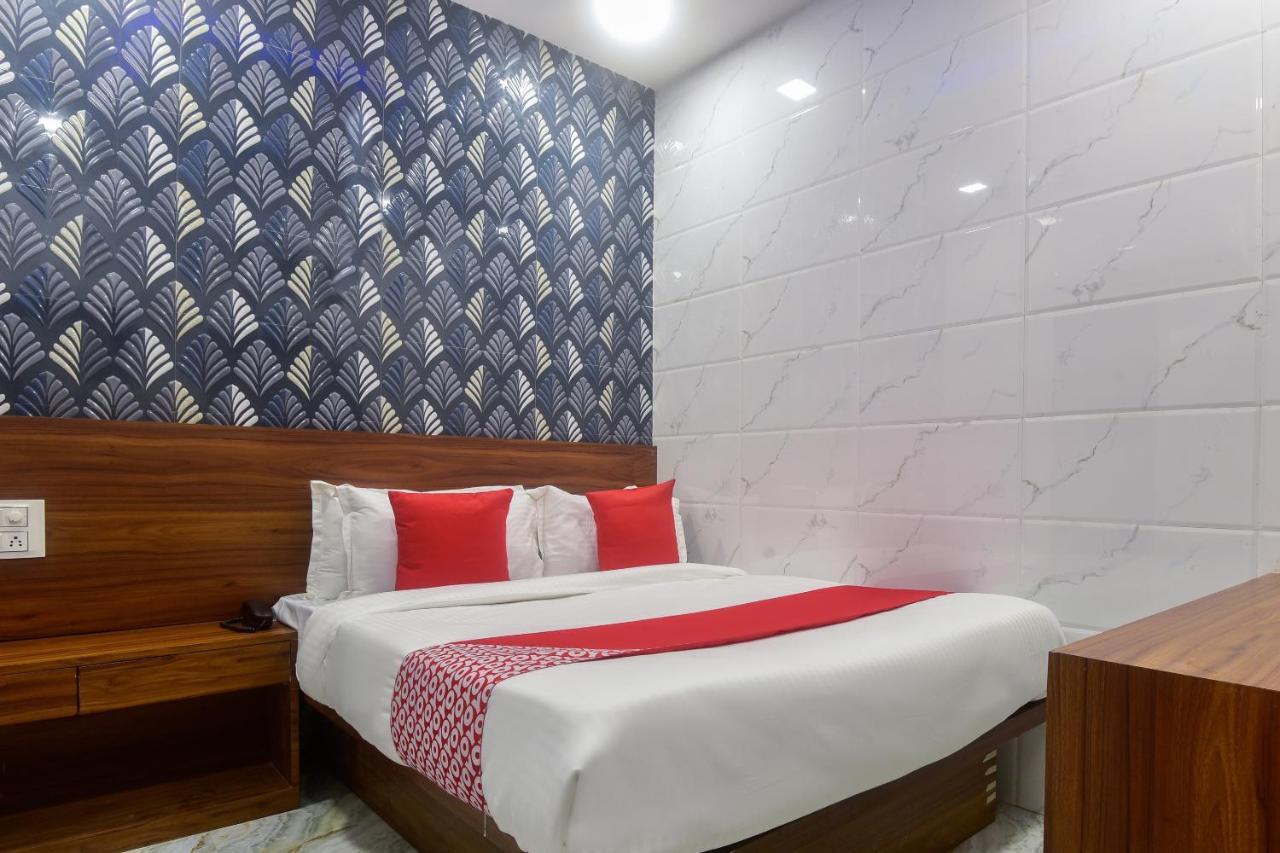 Oyo 63295 T Junction Residency Hotel Bombaim