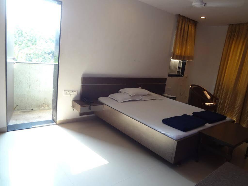 Pals Hotel