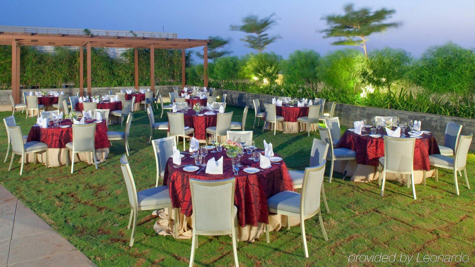 Hotel International Airport By Ihg 5*