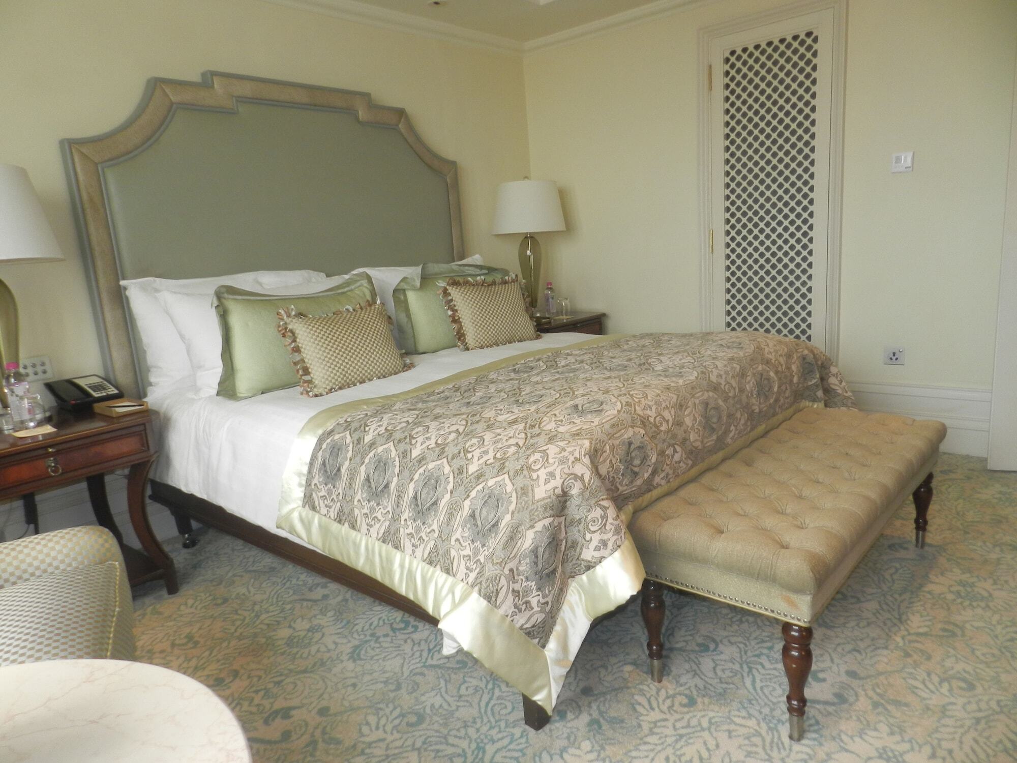 The Taj Mahal Tower, 5*
