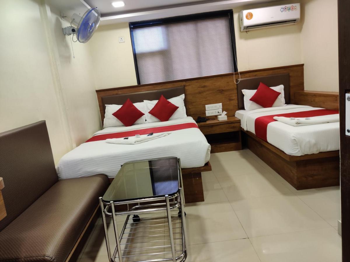 Happyland Hotel 3*