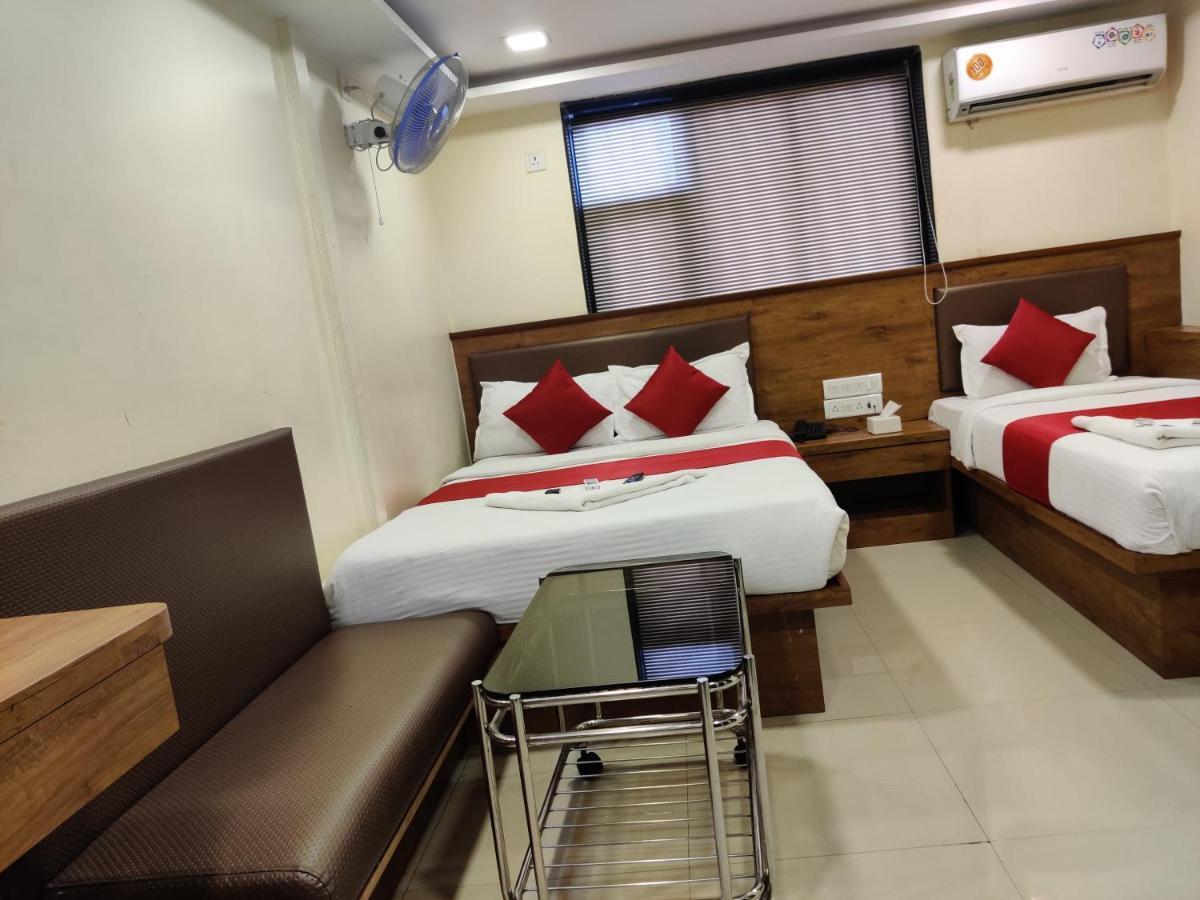 Happyland Hotel 3*