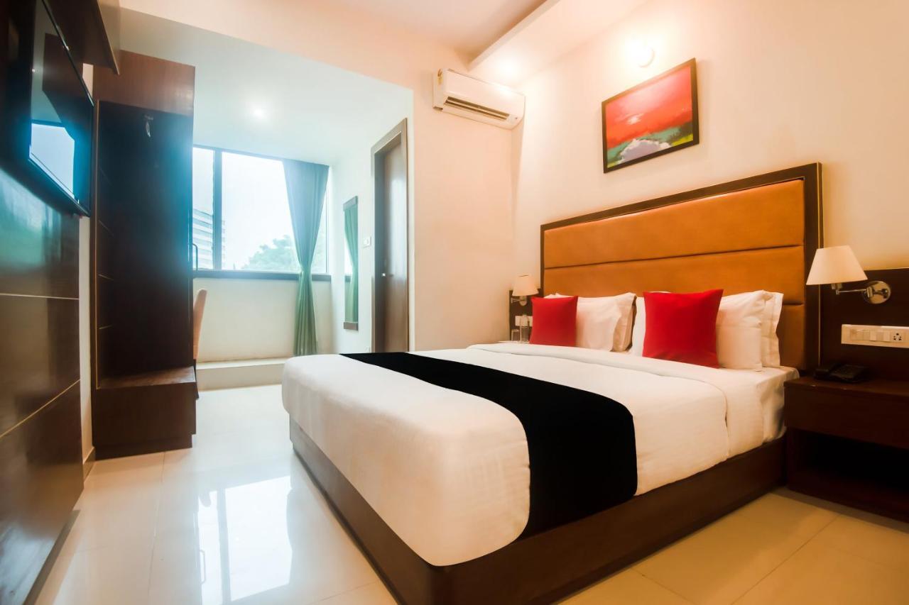 Capital O 60919 Admiral Hotel Mumbai