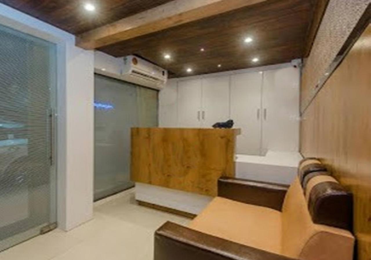 Hotel Sai - Near Dadar Station