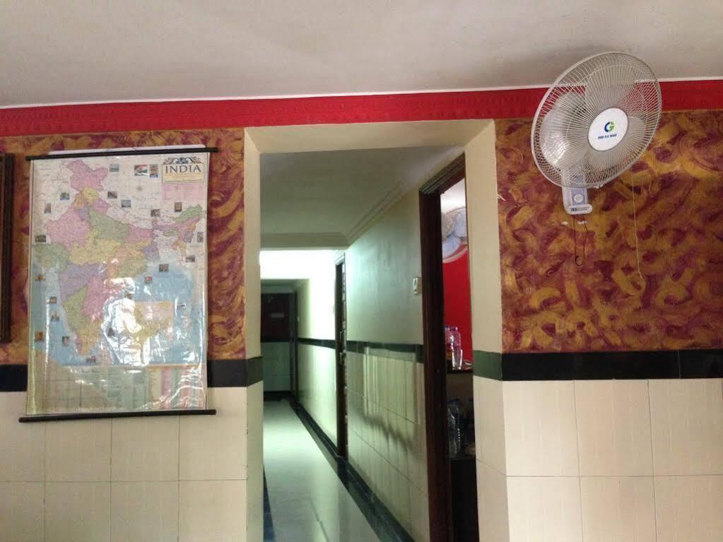 Hotel Metro Plaza Near Barc