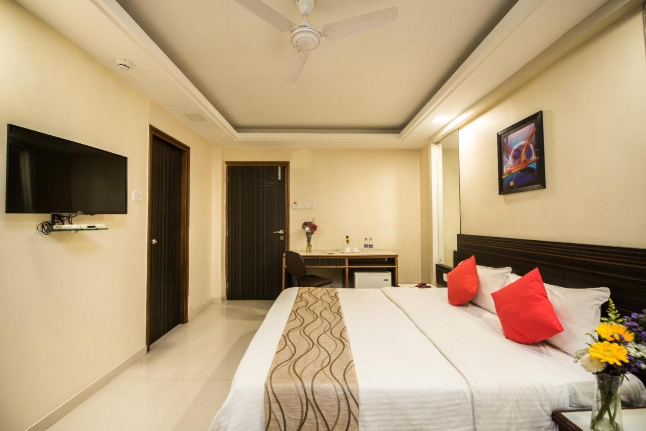 Point Dadar Hotel 2*