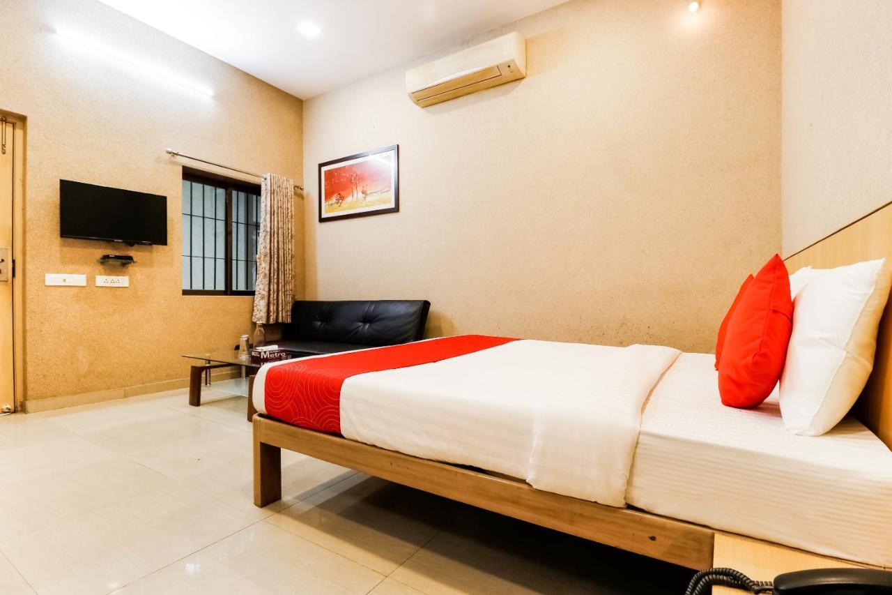 Oyo Flagship 62835 Oriental And Banquet Madh Church 3*