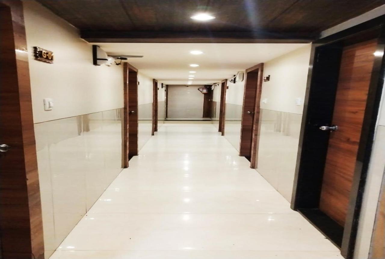 Hotel Sai - Near Dadar Station 3*