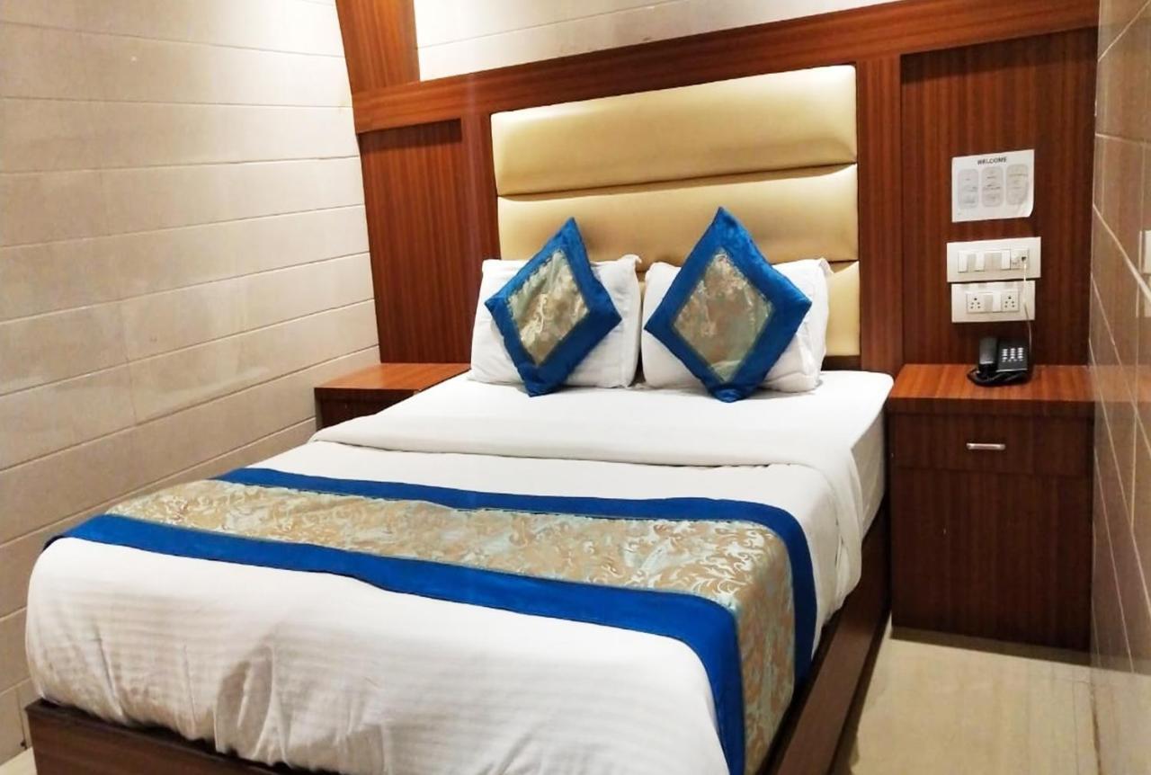 Sai - Near Dadar Station Hotel 3*