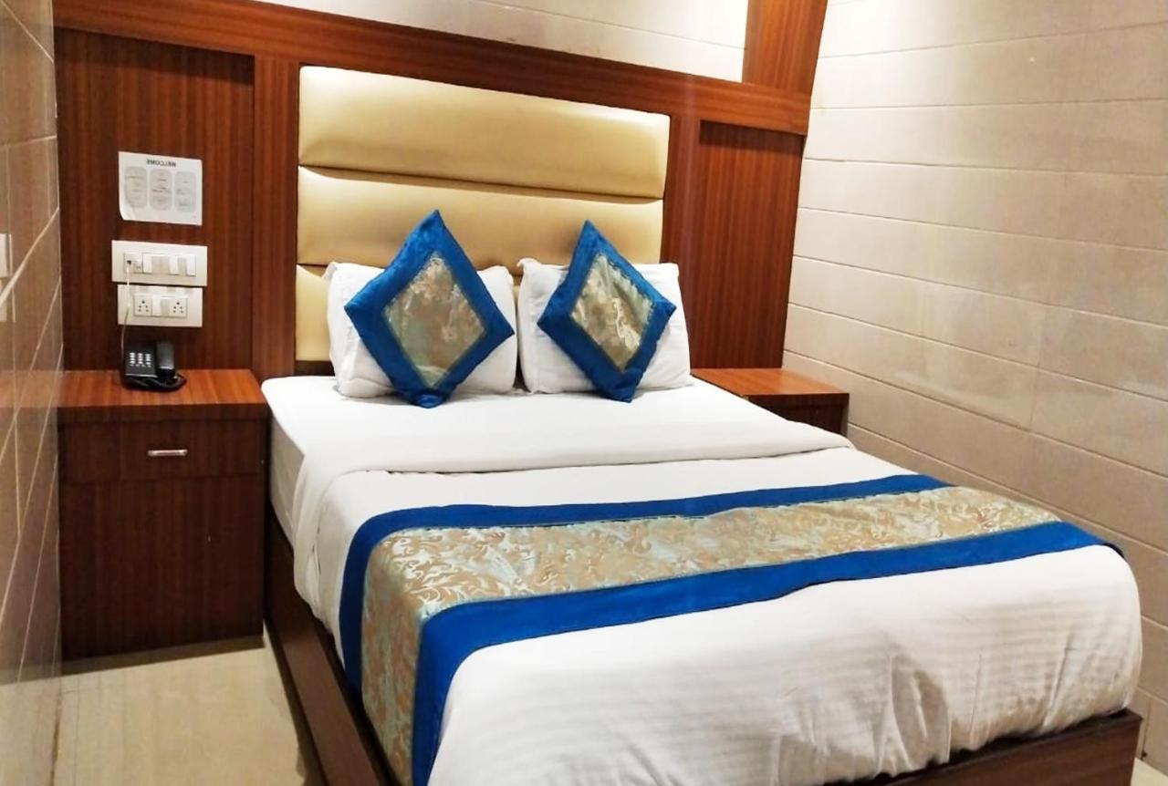 Sai - Near Dadar Station Hotel 3*