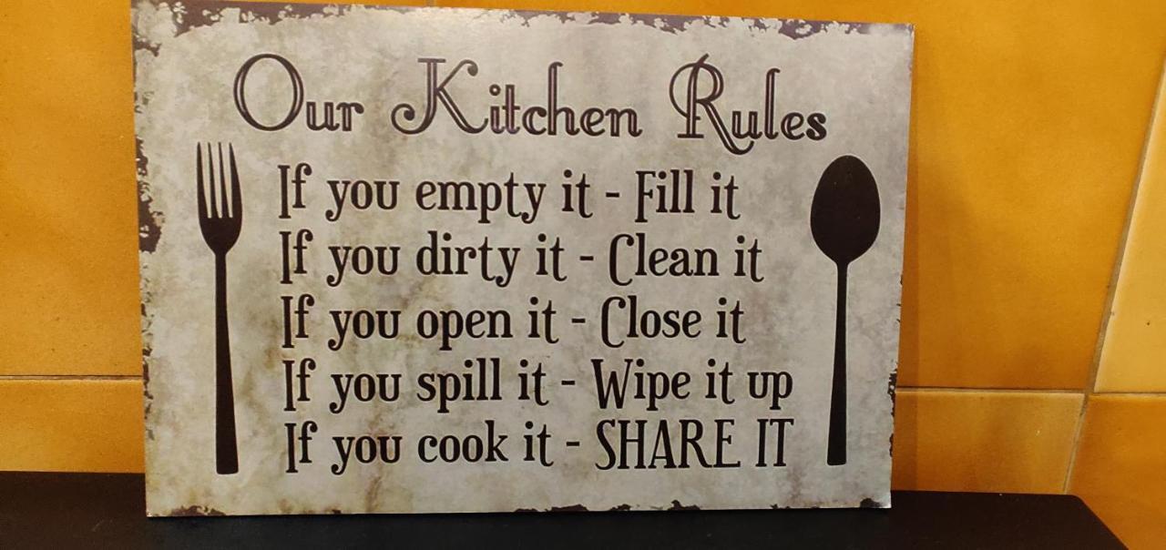 Hebbar's Heritage Hostel Mumbai