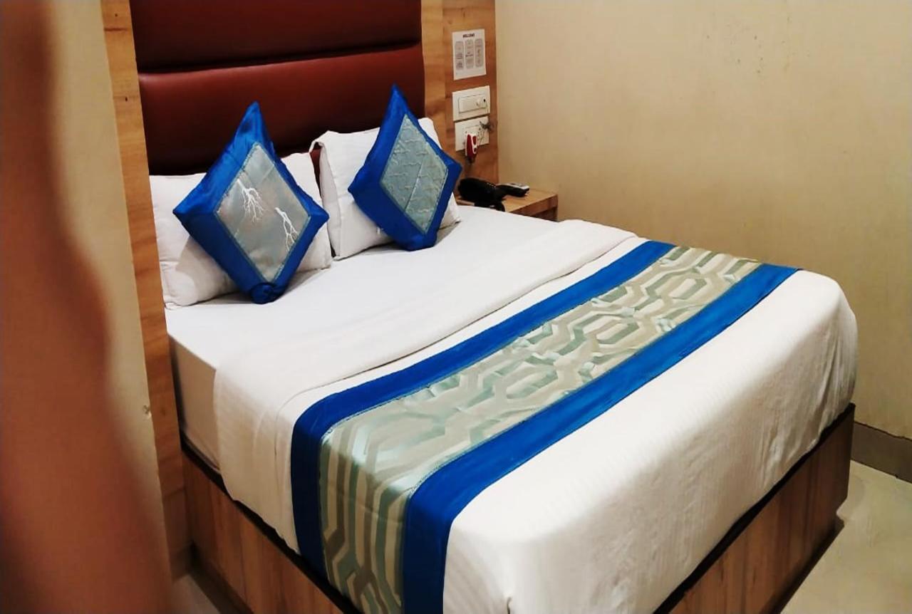 Hotel Sai - Near Dadar Station 3*