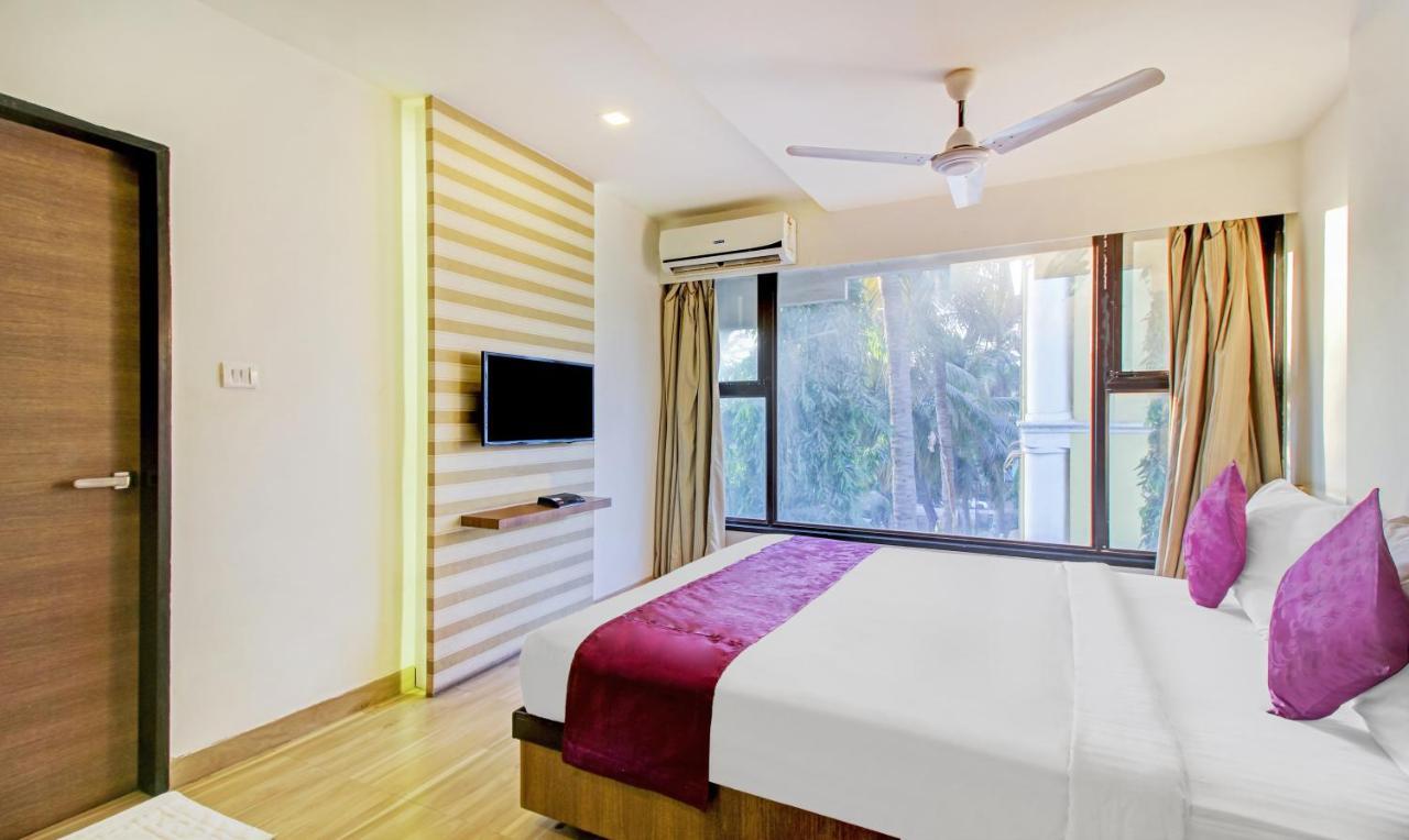 Treebo Tryst Crown Hotel 3*