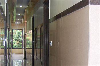 O Ak Palace Near Chhatrapati Shivaji International Airport