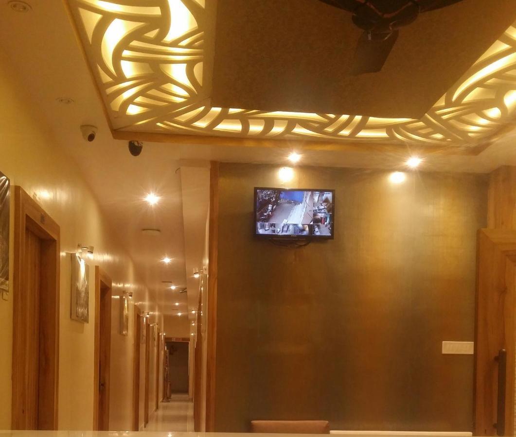 Sun Near Saifee Hospital And Hn Reliance Hospital 3*
