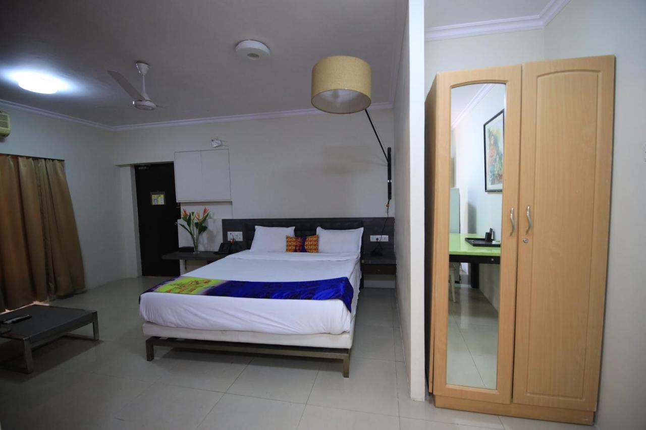 Landmark Bollywood Design Bed & Breakfast *