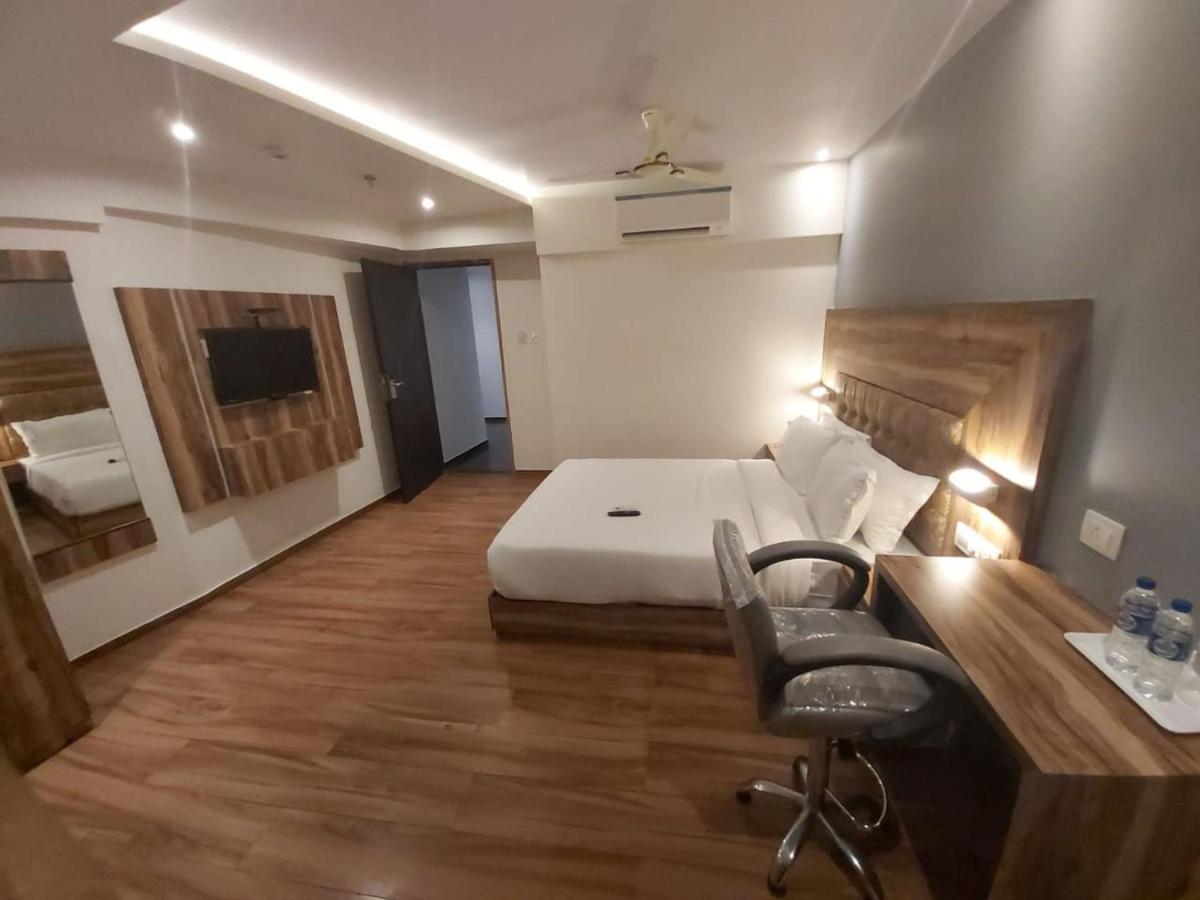 Hotel Fluorescent By Bizzgrow International Airport - Formerly Known As Byaris International Mumbai