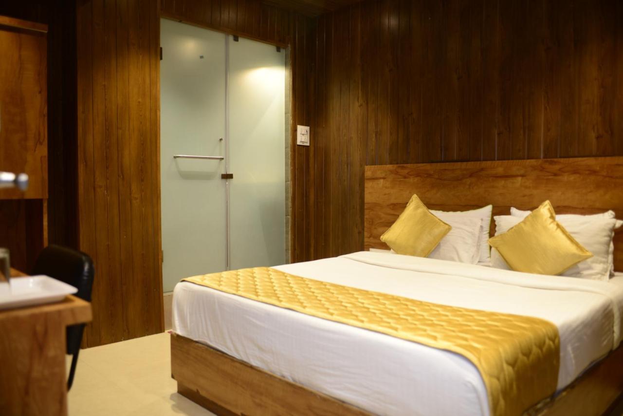 Hotel Malad Opposite Malad Railway Station Bombaim