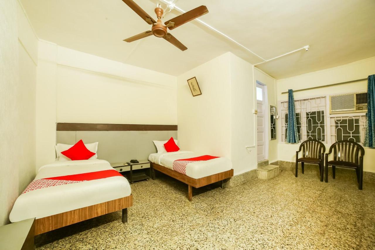 Oyo 43839 Aram Mumbai