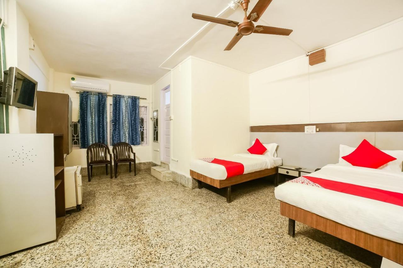 Oyo 43839 Aram Hotel Mumbai