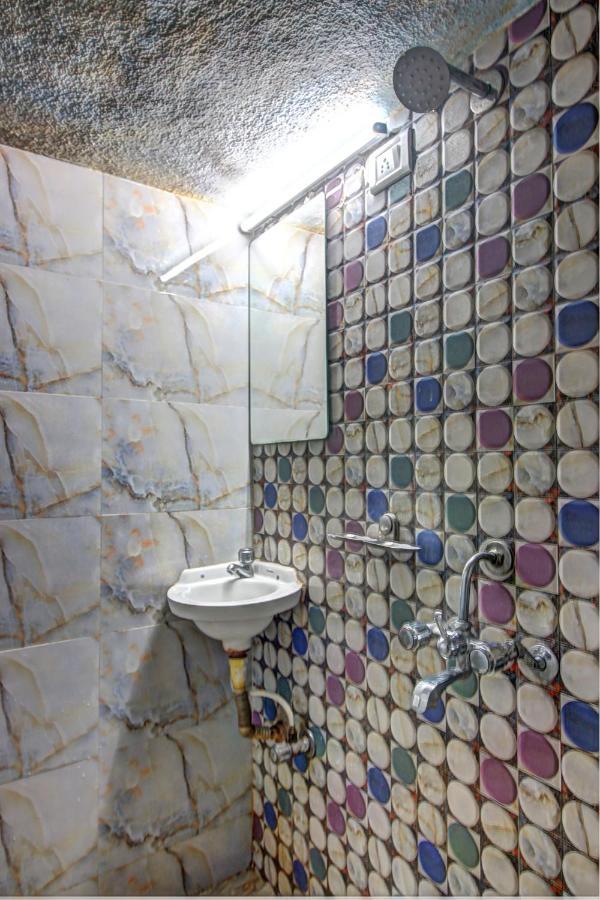 Sunshine Backpackers, Airport Hostel Mumbai