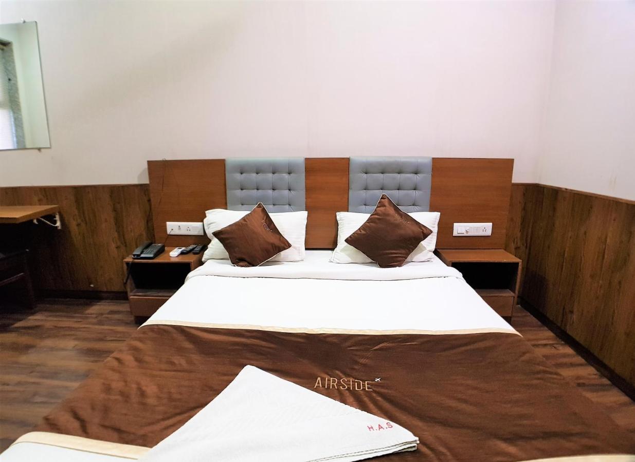 Hexa Airside 3*