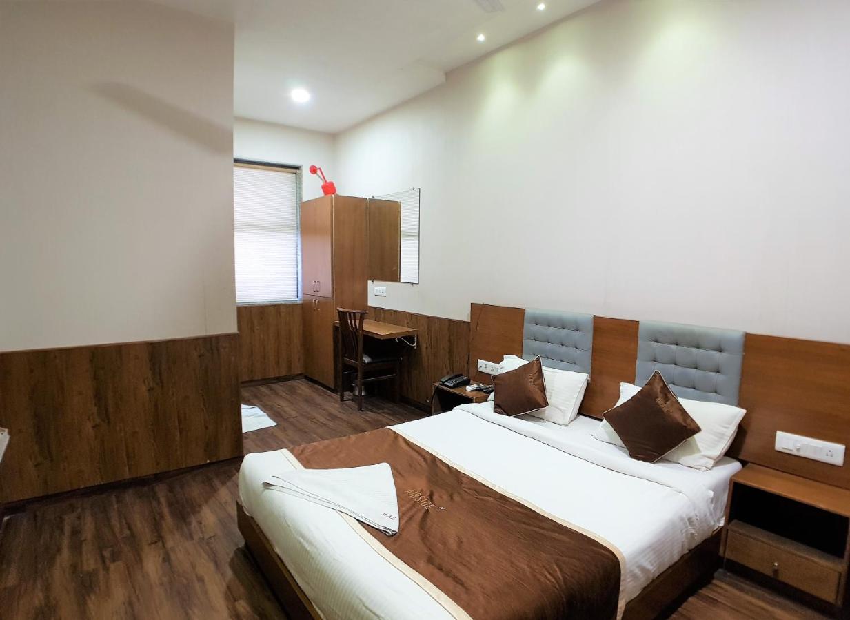Hexa Airside 3*