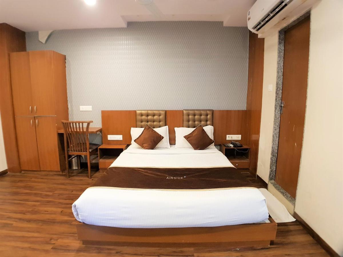 Hexa Airside 3*