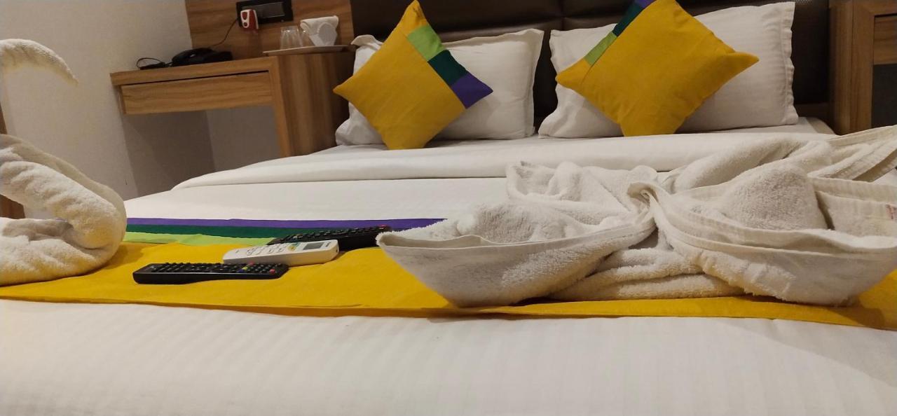 Hotel Meriton International Airport T-2 Mumbai