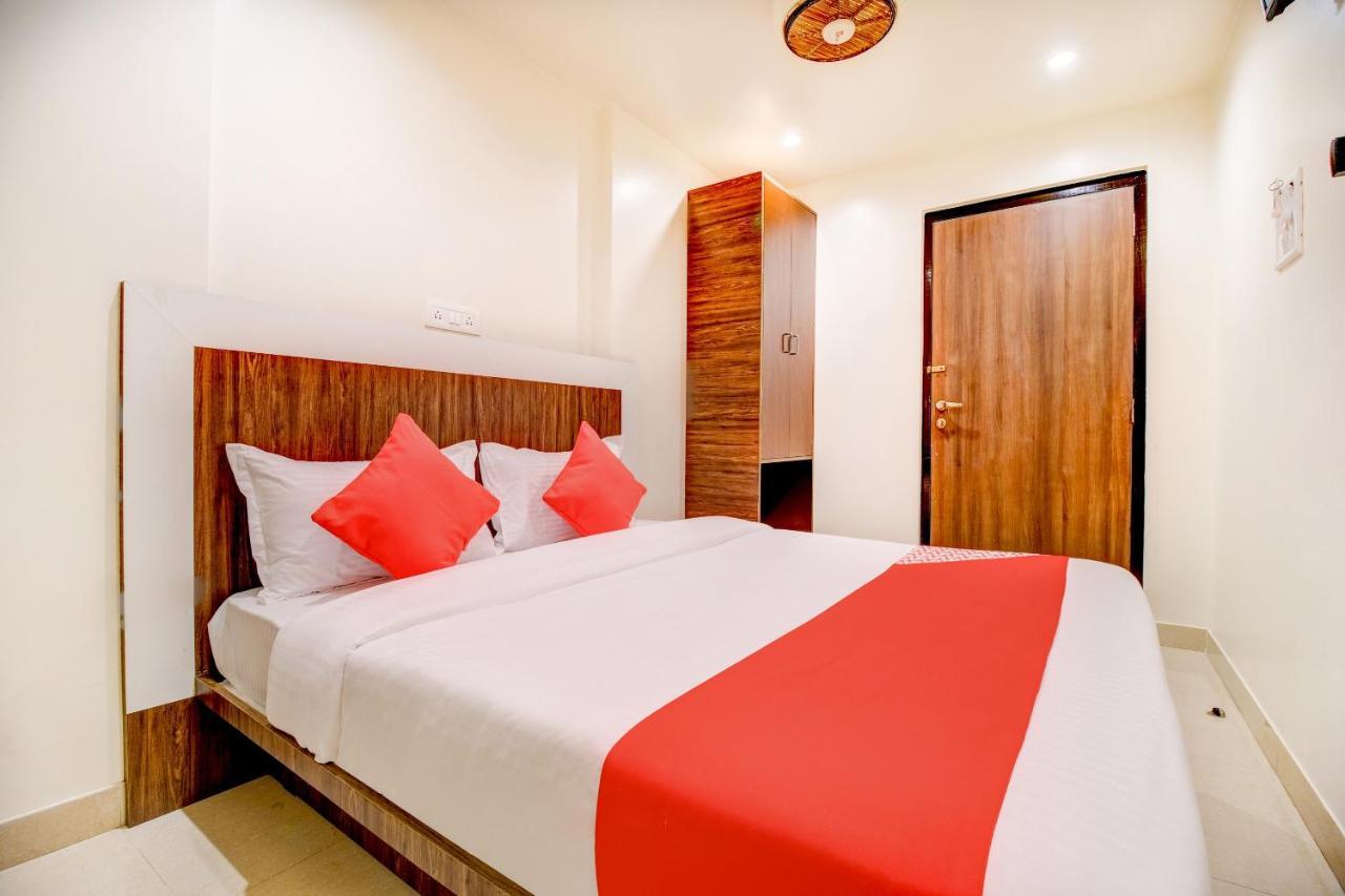 Hotel Super Collection O Lokhandwala Andheri West Formerly White Star 3*