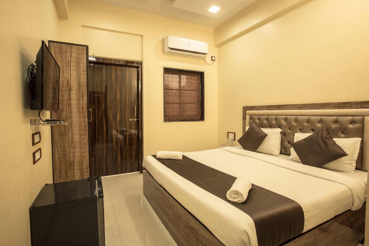 Apsara- Near J J Hospital Hotel