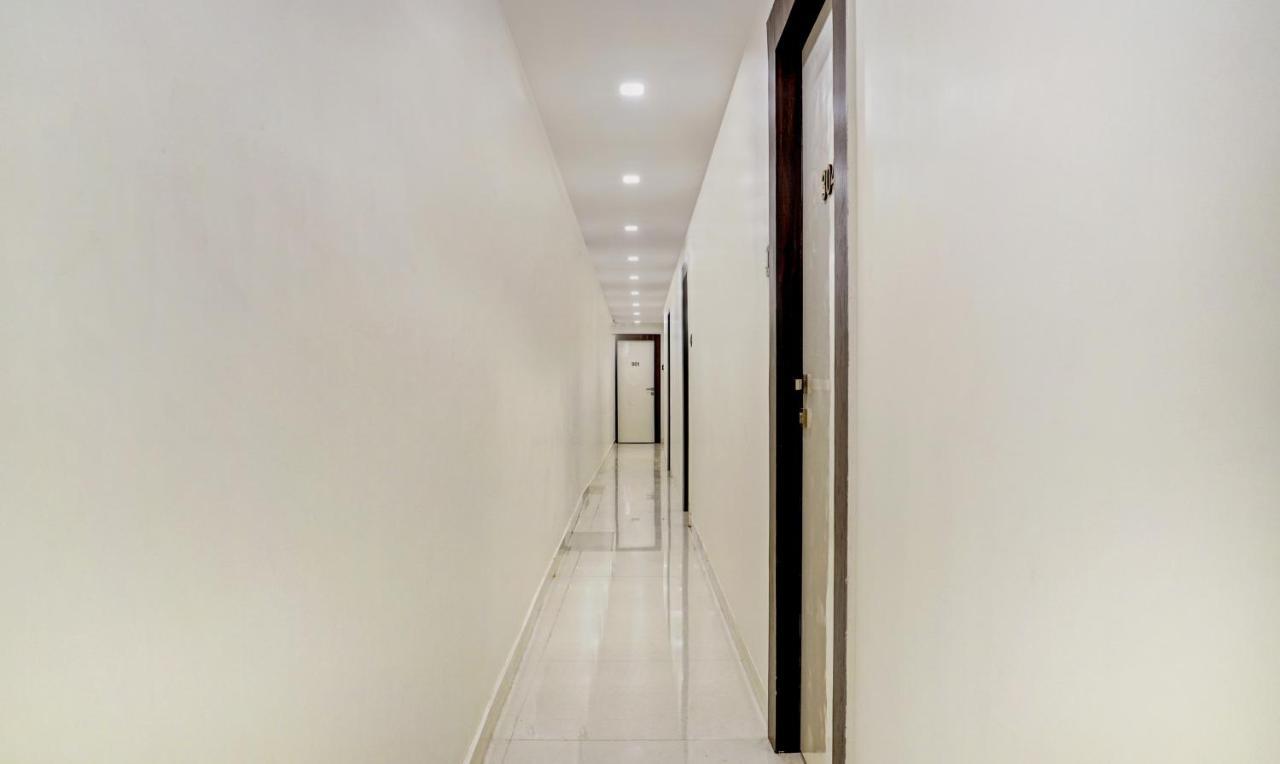 Oyo Mum2165 Golden Star Hotel 3*