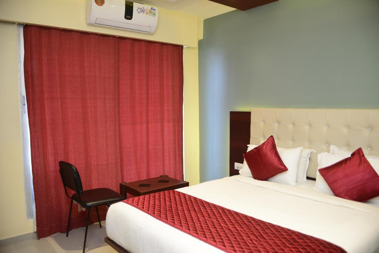 Hotel Malad Opposite Malad Railway Station Bombaim