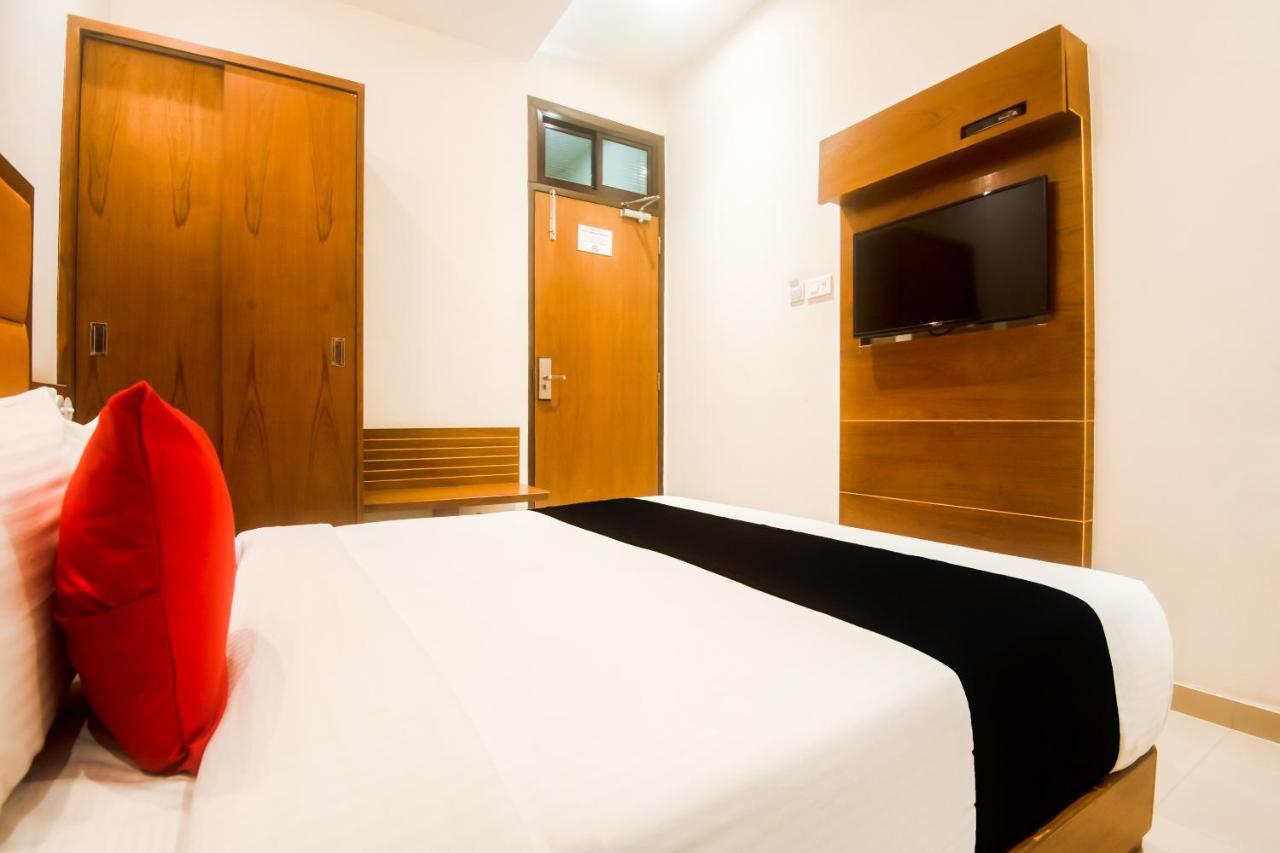 Capital O 60919 Admiral Hotel 3*
