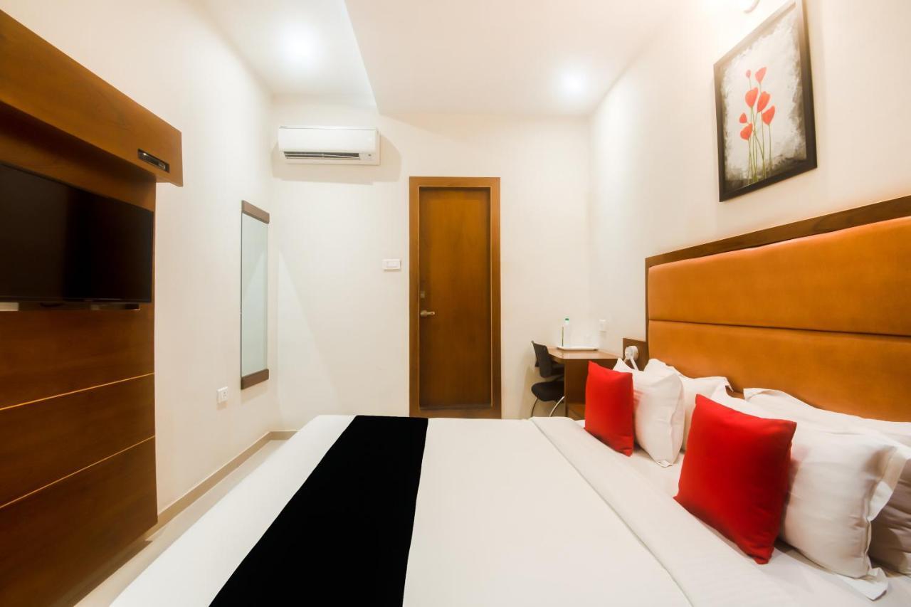 Capital O 60919 Admiral Hotel Mumbai